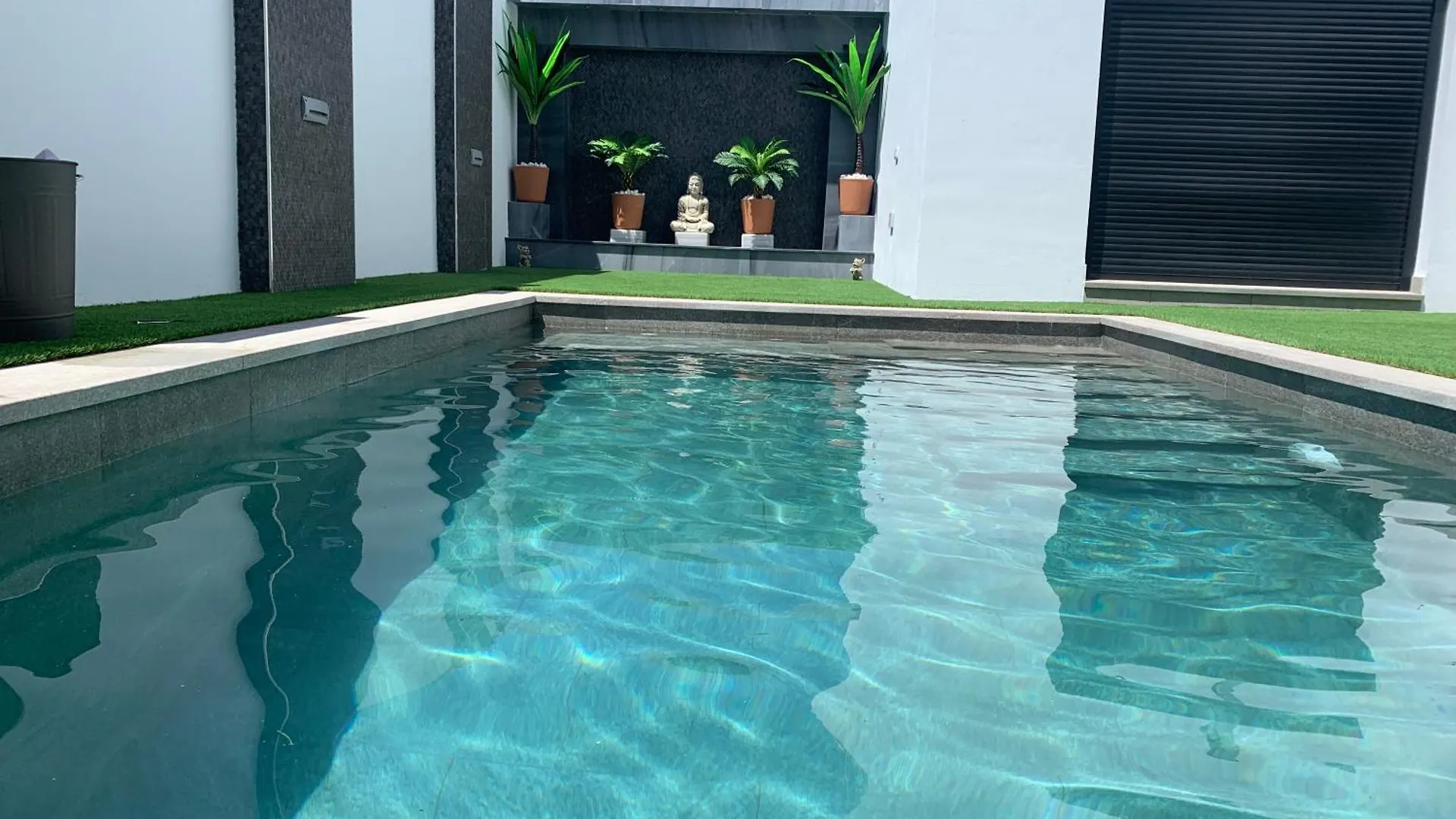 Villa Manuel نيرخا إسبانيا