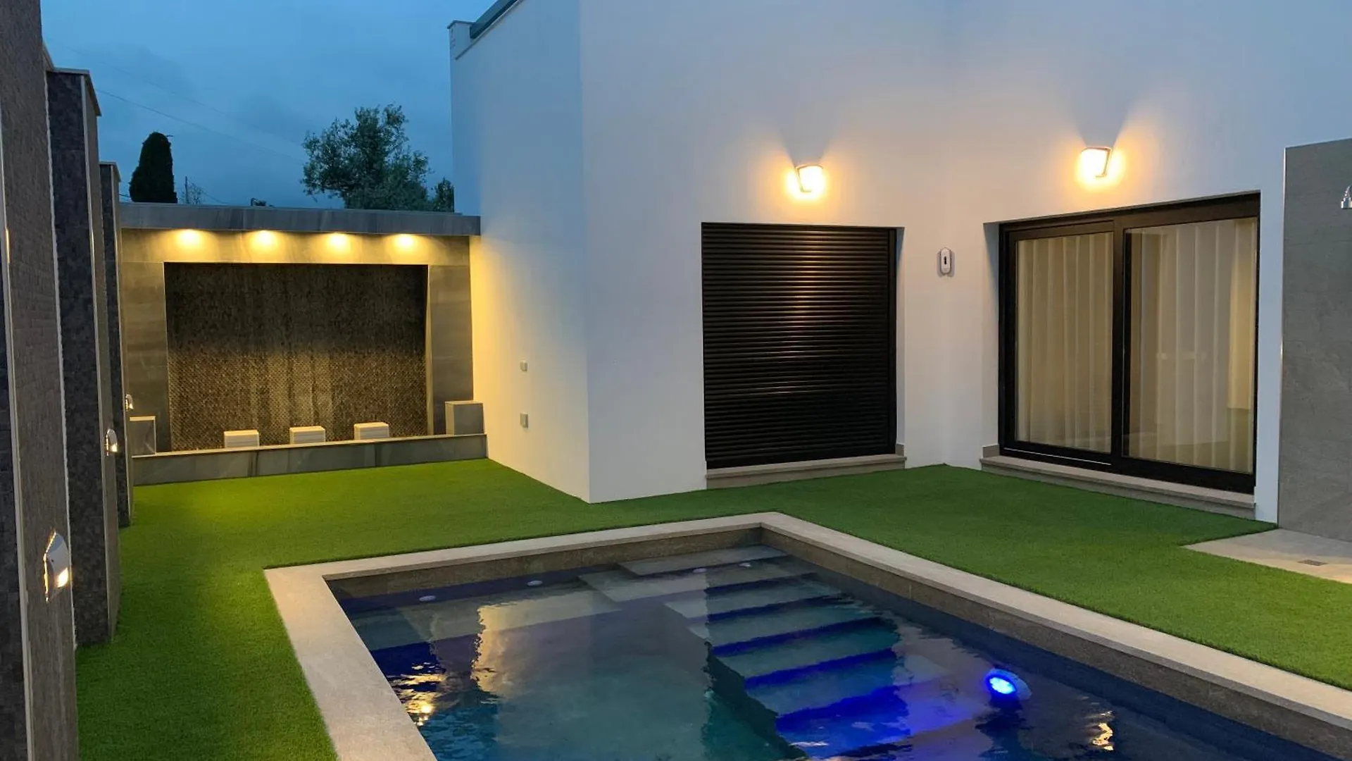Villa Manuel نيرخا