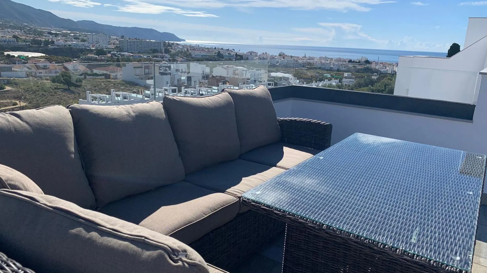 Villa Manuel نيرخا إسبانيا